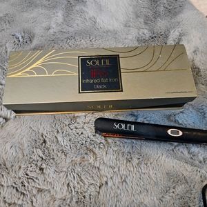Soliel Professional Solid Ceramic Flat Iron - (Black)